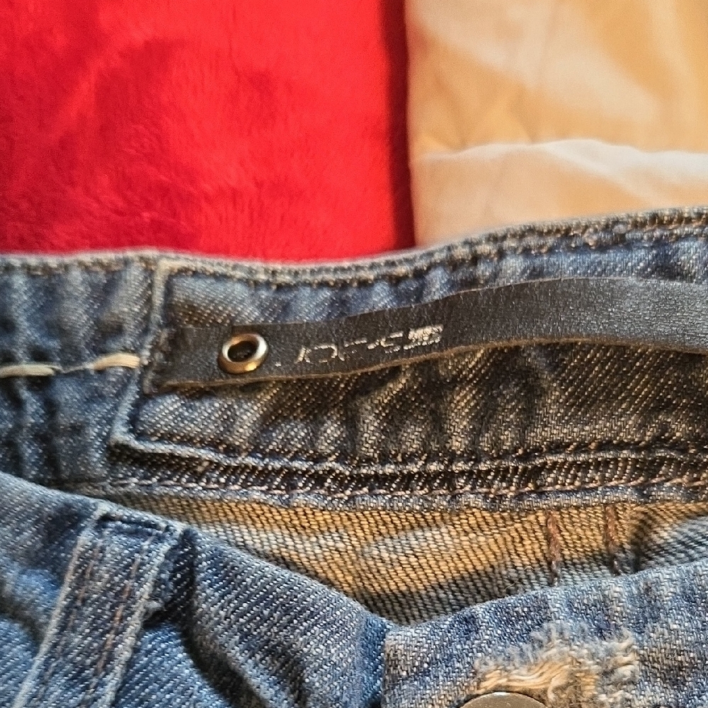 Joe's Jeans Relaxed Fit in Blue